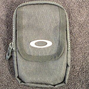 OAKLEY Small Accessory Pouch Black Nylon - New from the Tokyo Oakley store.